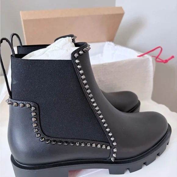 Christian Louboutin Elegant White and Red Intimates - Picture 4 of 7